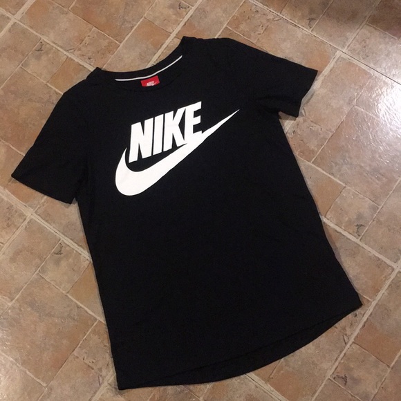 Nike Tops - Nike short sleeve t-shirt size women’s extra small